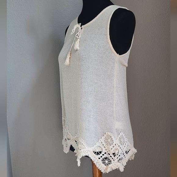 Blue Pepper Ivory Knit Sleeveless Tank Top with Lace Trim - Picture 2 of 7